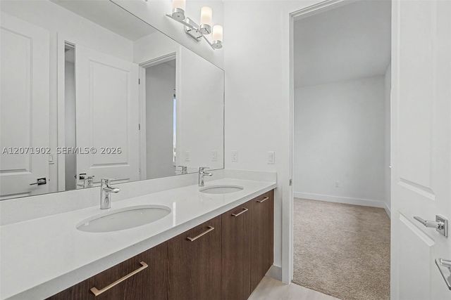 2440 SW 122nd Ter, Davie, FL 33325