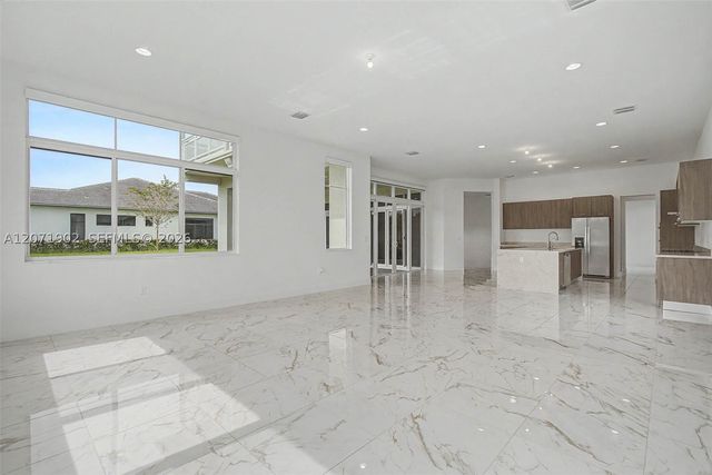 2440 SW 122nd Ter, Davie, FL 33325