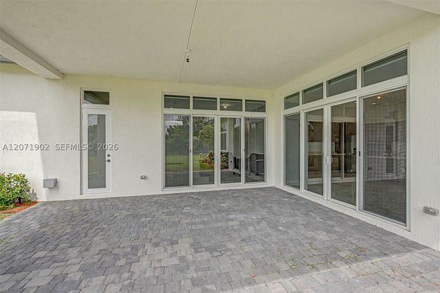 2440 SW 122nd Ter, Davie, FL 33325