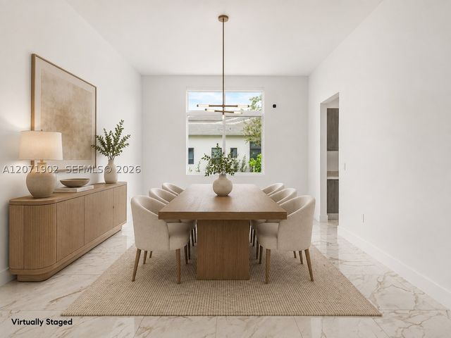 2440 SW 122nd Ter, Davie, FL 33325