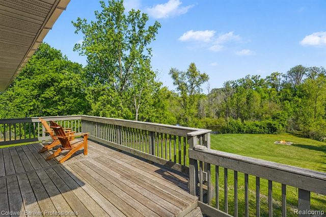 8610 Highland Road, White Lake, MI 48386