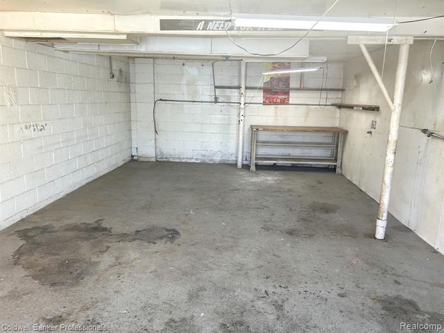 8610 Highland Road, White Lake, MI 48386