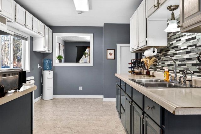 1221 HILLCREST DRIVE, Kaukauna, WI 54130