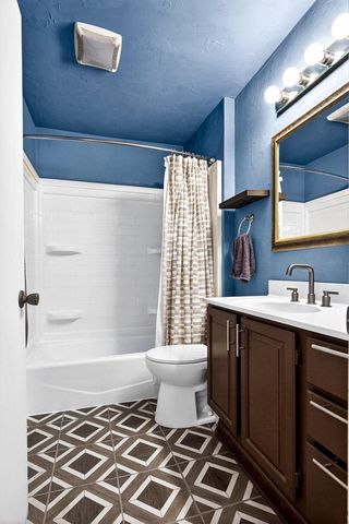 1221 HILLCREST DRIVE, Kaukauna, WI 54130