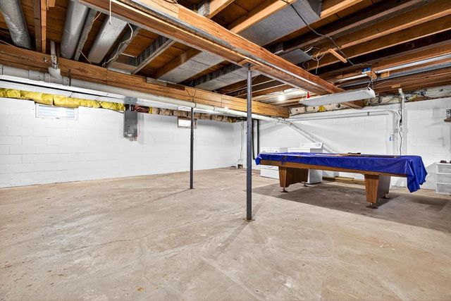 1221 HILLCREST DRIVE, Kaukauna, WI 54130