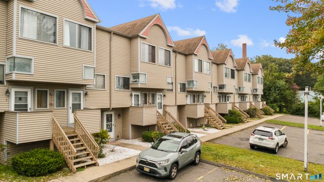 40 Crest Street 10, West Haven, CT 06516