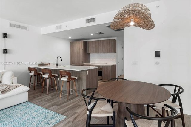801 S Miami Avenue 2004, Miami, FL 33130