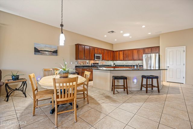 7836 W Orpine Court, Tucson, AZ 85743