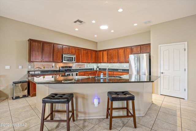 7836 W Orpine Court, Tucson, AZ 85743