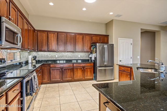 7836 W Orpine Court, Tucson, AZ 85743