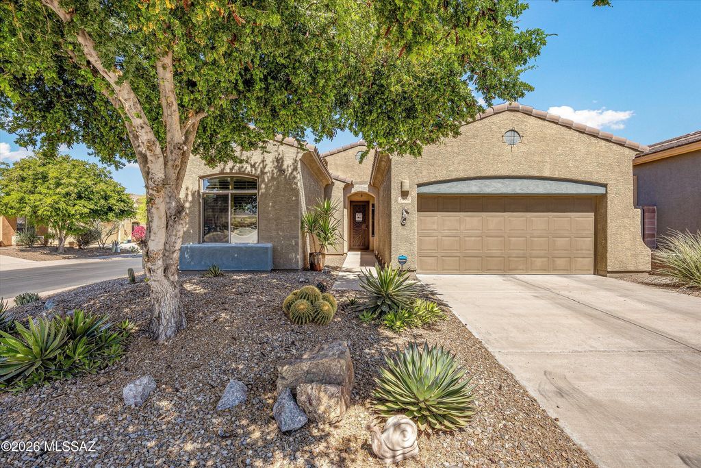 7836 W Orpine Court, Tucson, AZ 85743