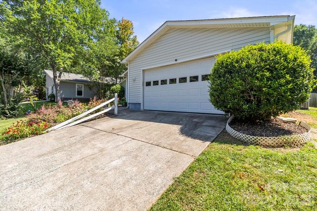 6325 Ellesmere Court, Charlotte, NC 28227