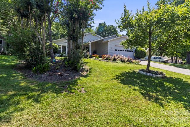 6325 Ellesmere Court, Charlotte, NC 28227
