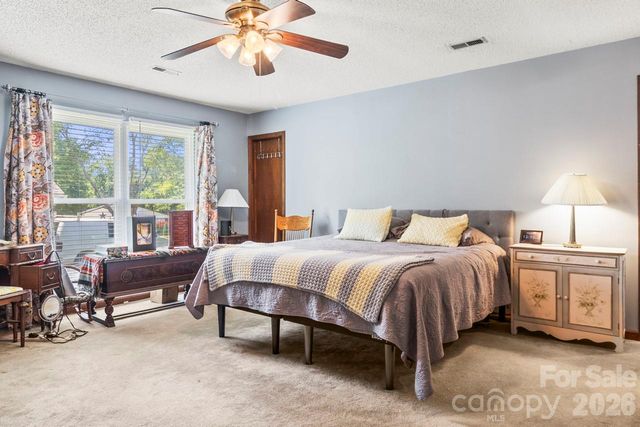 6325 Ellesmere Court, Charlotte, NC 28227