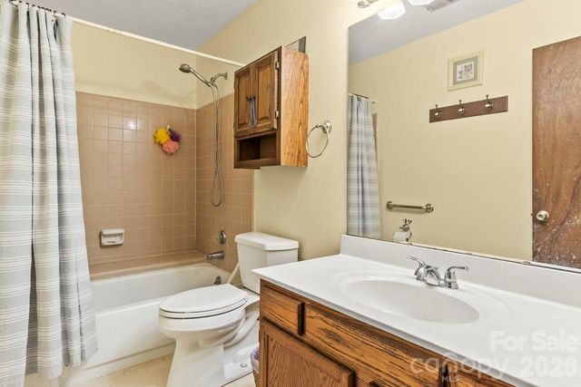 6325 Ellesmere Court, Charlotte, NC 28227