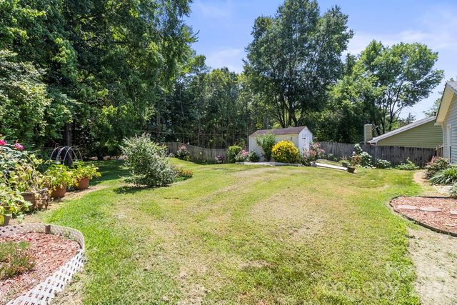 6325 Ellesmere Court, Charlotte, NC 28227