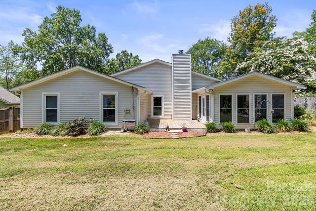 6325 Ellesmere Court, Charlotte, NC 28227