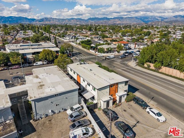 7559 Whitsett Avenue, North Hollywood, CA 91605