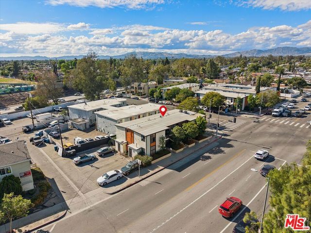 7559 Whitsett Avenue, North Hollywood, CA 91605