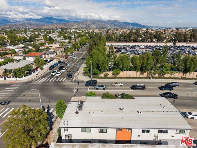 7559 Whitsett Avenue, North Hollywood, CA 91605