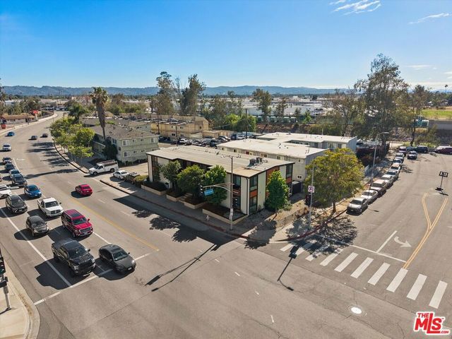 7559 Whitsett Avenue, North Hollywood, CA 91605
