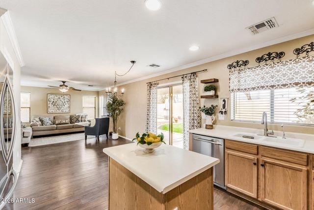 517 S LINDA Circle, Mesa, AZ 85204