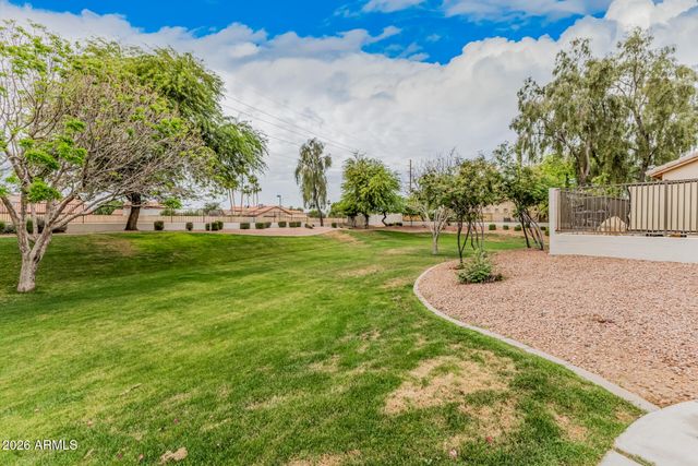517 S LINDA Circle, Mesa, AZ 85204
