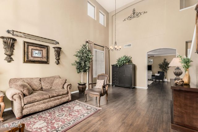 517 S LINDA Circle, Mesa, AZ 85204