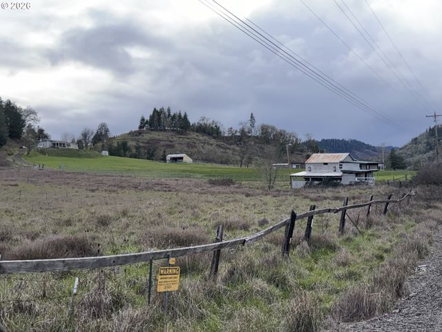 3800 HAPPY VALLEY Rd, Roseburg, OR 97471