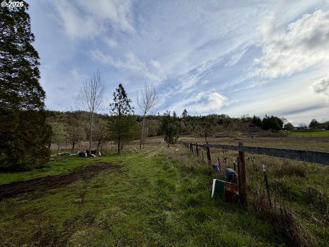 3800 HAPPY VALLEY Rd, Roseburg, OR 97471
