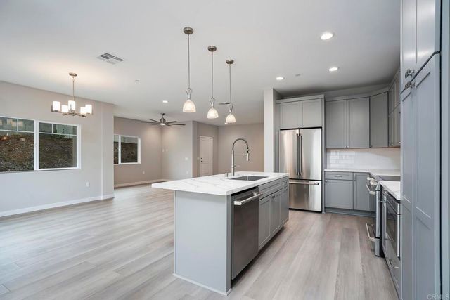 3856 American Ave, La Mesa, CA 91941