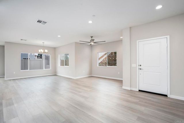 3856 American Ave, La Mesa, CA 91941