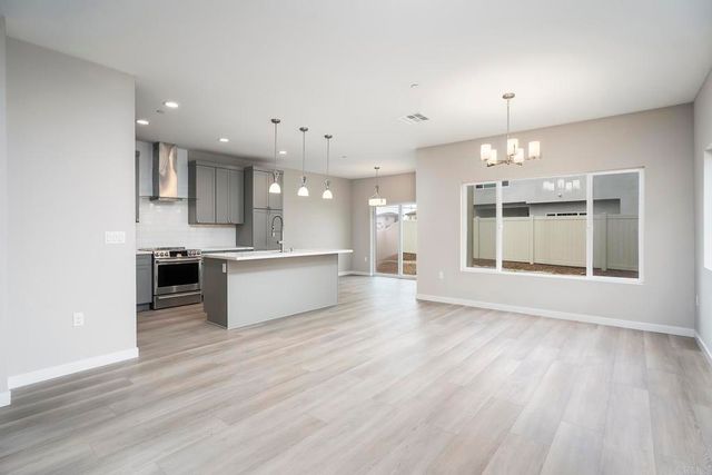 3856 American Ave, La Mesa, CA 91941