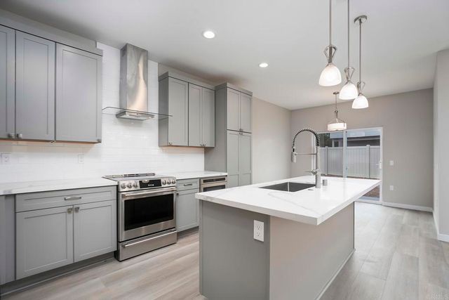 3856 American Ave, La Mesa, CA 91941