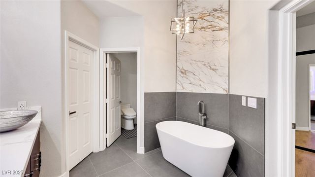 1301 Fox Acres Drive, Las Vegas, NV 89134