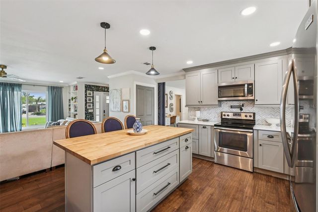 808 60TH STREET NW, Bradenton, FL 34209