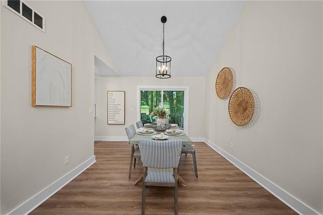 712 Overland Trail, Woodstock, GA 30189