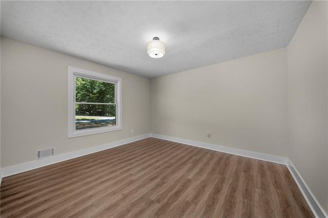 712 Overland Trail, Woodstock, GA 30189