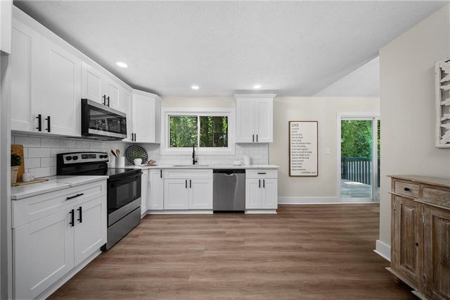 712 Overland Trail, Woodstock, GA 30189