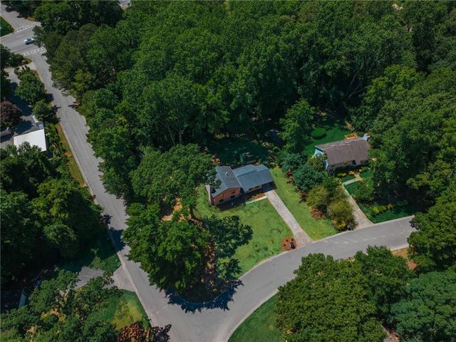 712 Overland Trail, Woodstock, GA 30189