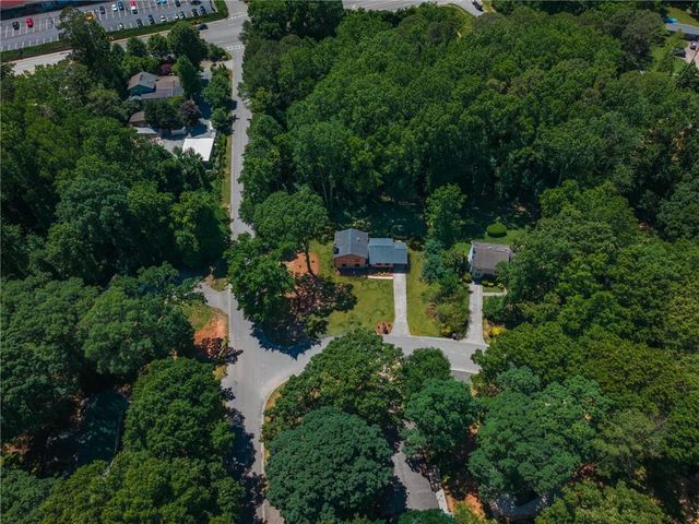 712 Overland Trail, Woodstock, GA 30189