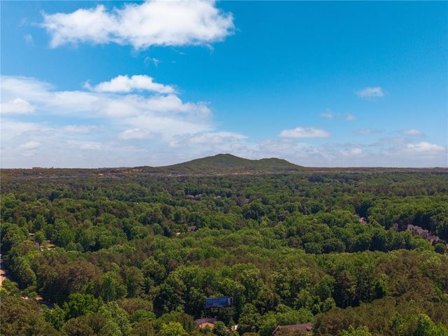 712 Overland Trail, Woodstock, GA 30189