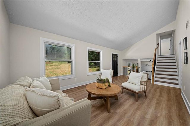 712 Overland Trail, Woodstock, GA 30189
