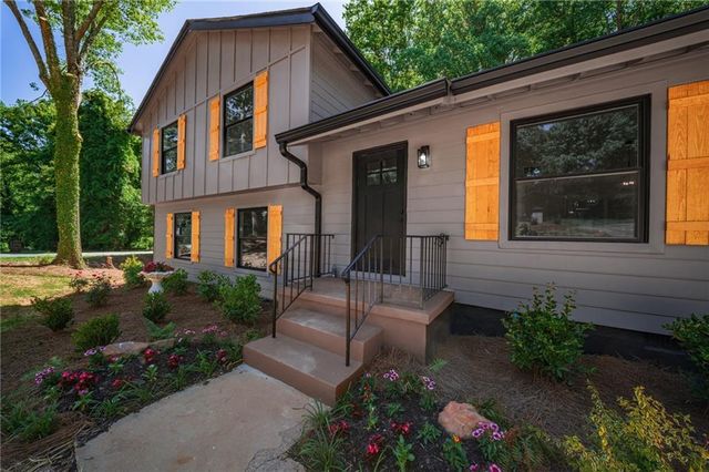 712 Overland Trail, Woodstock, GA 30189