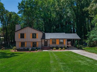 712 Overland Trail, Woodstock, GA 30189