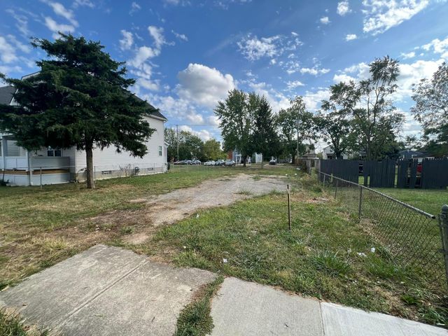 957 E 12th Avenue, Columbus, OH 43211