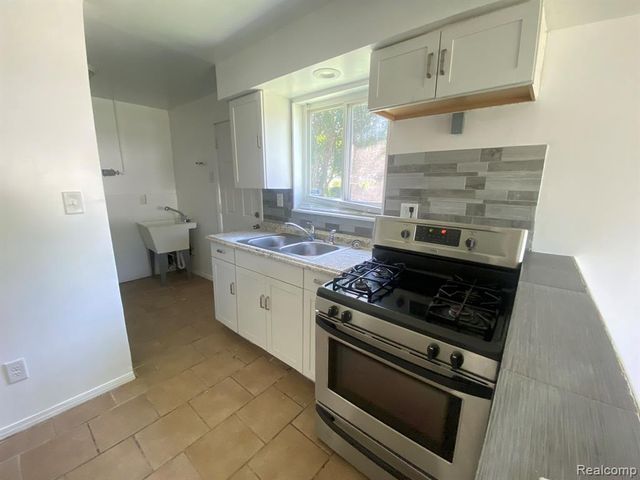 1415 S Liddesdale Street, Detroit, MI 48217