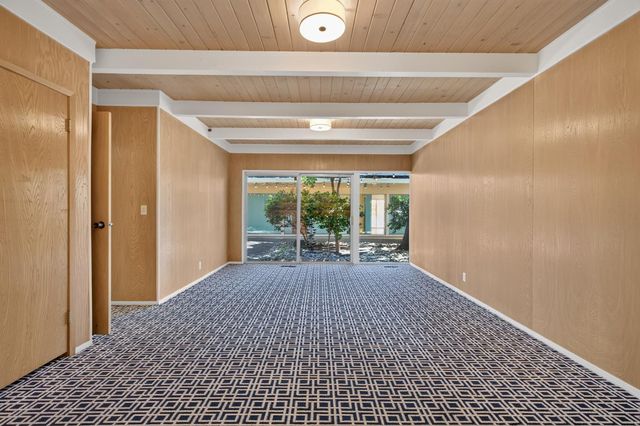 7714 Parkwoods Dr, Stockton, CA 95207