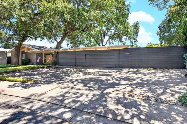 7714 Parkwoods Dr, Stockton, CA 95207