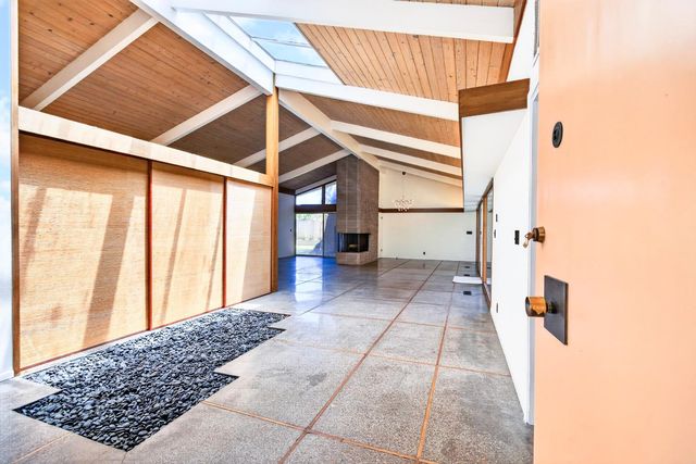 7714 Parkwoods Dr, Stockton, CA 95207